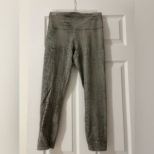 Lululemon Wunder Train high rise size 8